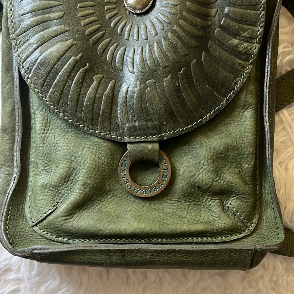 Vintage Velez leather crossbody bag - Picture 7 of 8